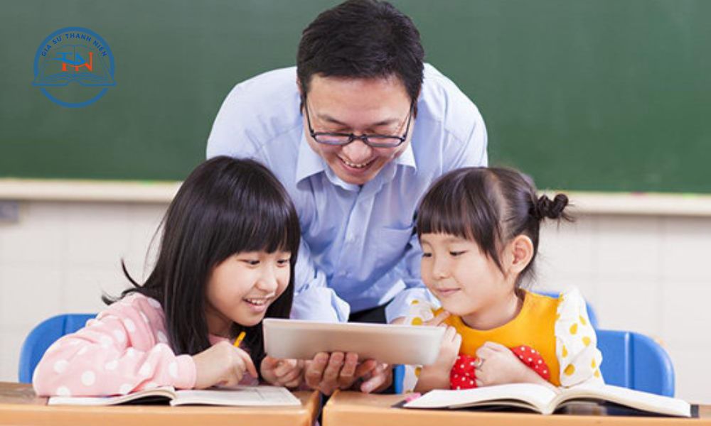 Nhiều phụ huynh hiện ưu tiên thuê gia sư tại nhà cho con