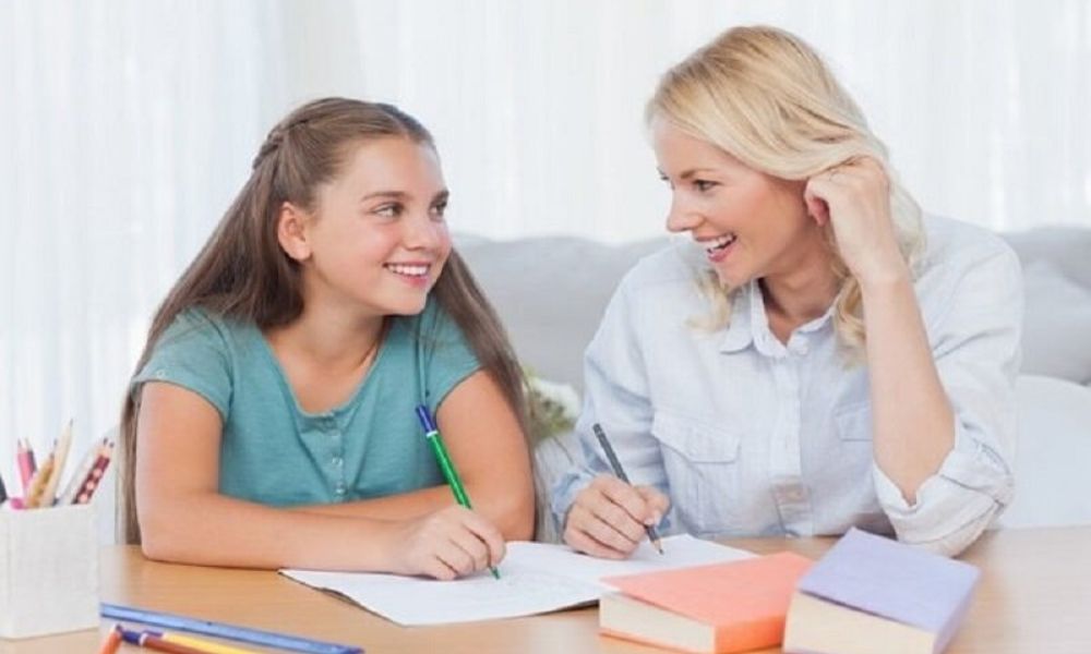 Gia sư báo cáo tình hình học tập như thế nào?